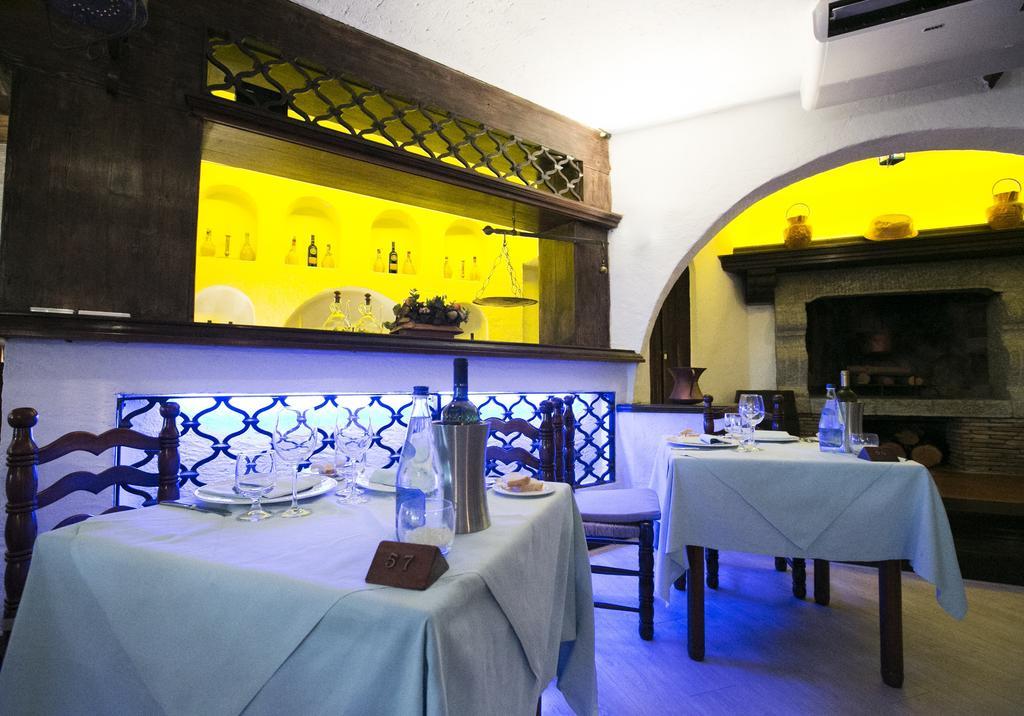卡拉·迪·莫拉·波尔图（Cala Di Mola Porto Azzurro）